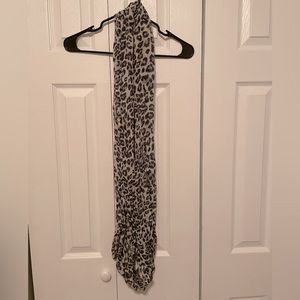 Grey and black cheetah print scarf